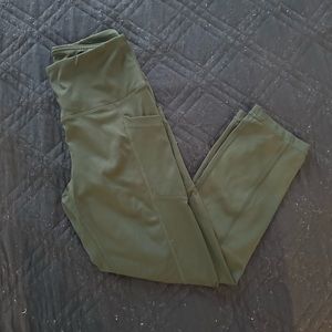 Yogalicious Lux Green capri leggings